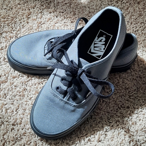 New Vans sneakers - Picture 3 of 4